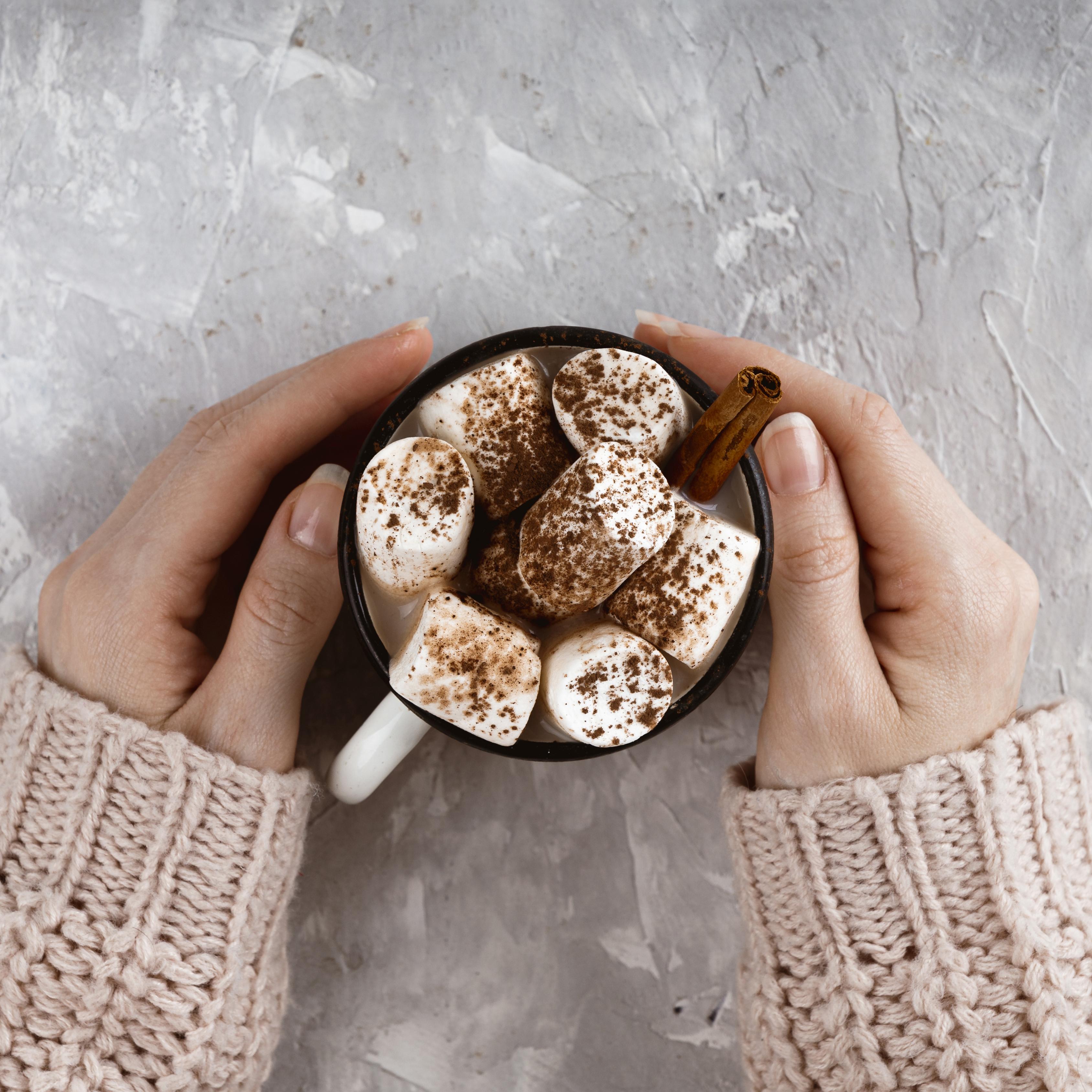 Why Winter Cravings Hit So Hard (It’s Not Just “Lack of Willpower”)